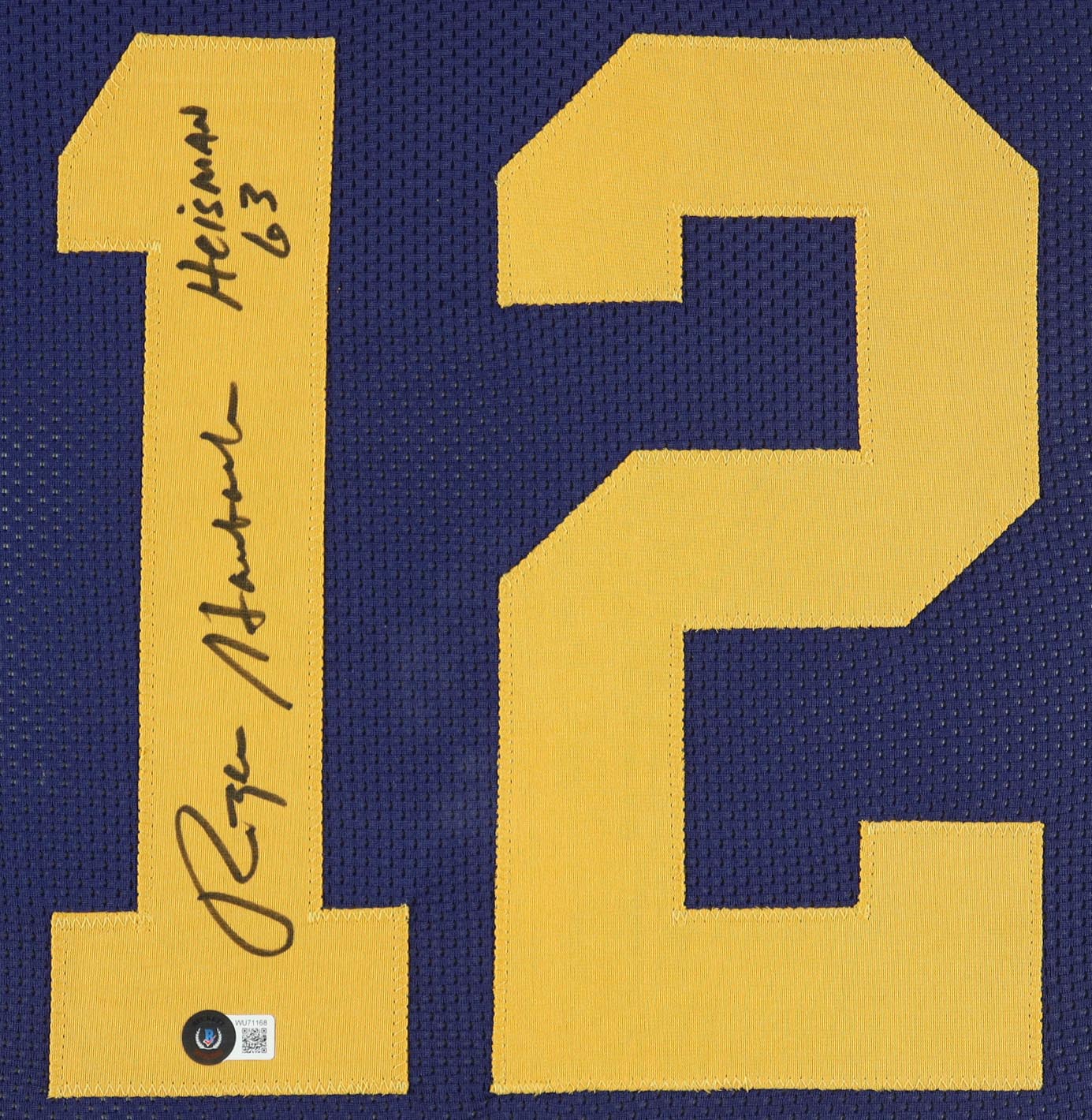 Roger Staubach Signed Custom Framed Jersey Display Inscribed "Heisman '63" (Beckett) at PristineAuction.com Roger Staubach Signed Custom Framed Jersey Display Inscribed "Heisman '63" (Beckett) at PristineAuction.com