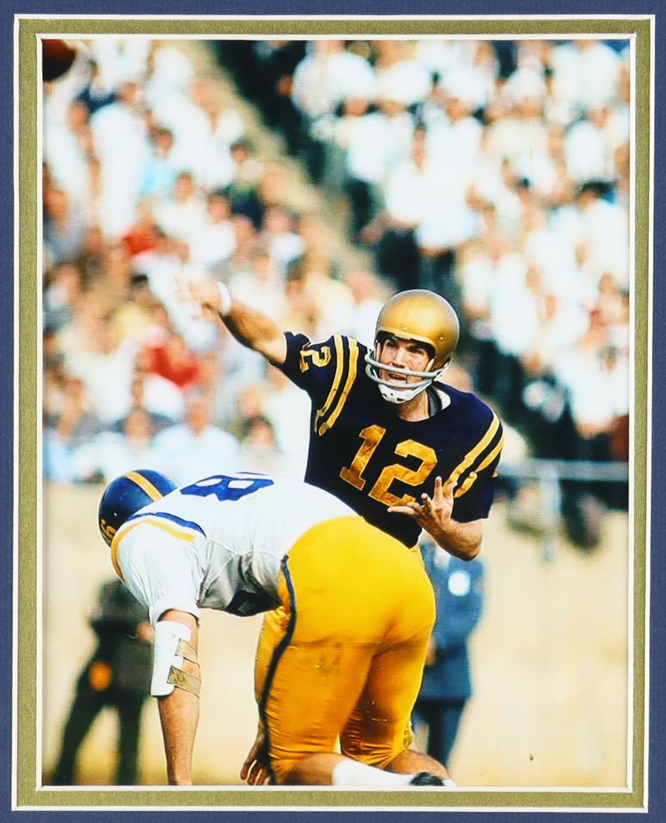 Roger Staubach Signed Custom Framed Jersey Display Inscribed "Heisman '63" (Beckett) at PristineAuction.com Roger Staubach Signed Custom Framed Jersey Display Inscribed "Heisman '63" (Beckett) at PristineAuction.com