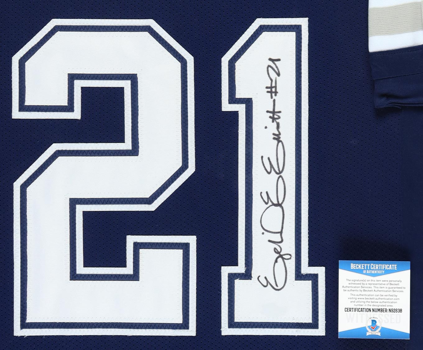 Ezekiel Elliott Signed Custom Framed Jersey Display (Beckett) at PristineAuction.com Ezekiel Elliott Signed Custom Framed Jersey Display (Beckett) at PristineAuction.com