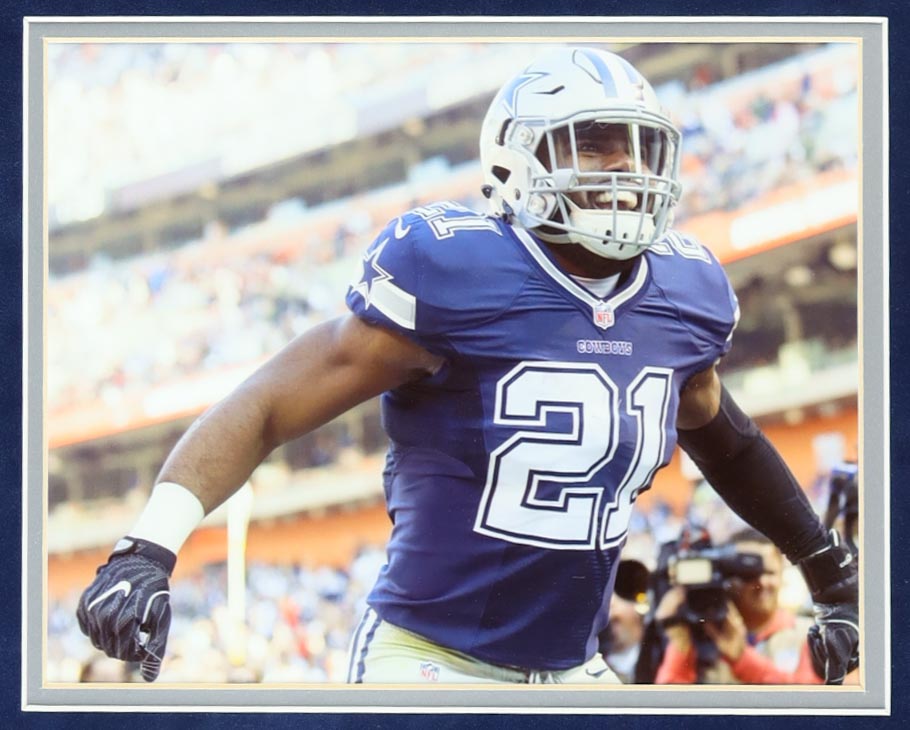 Ezekiel Elliott Signed Custom Framed Jersey Display (Beckett) at PristineAuction.com Ezekiel Elliott Signed Custom Framed Jersey Display (Beckett) at PristineAuction.com