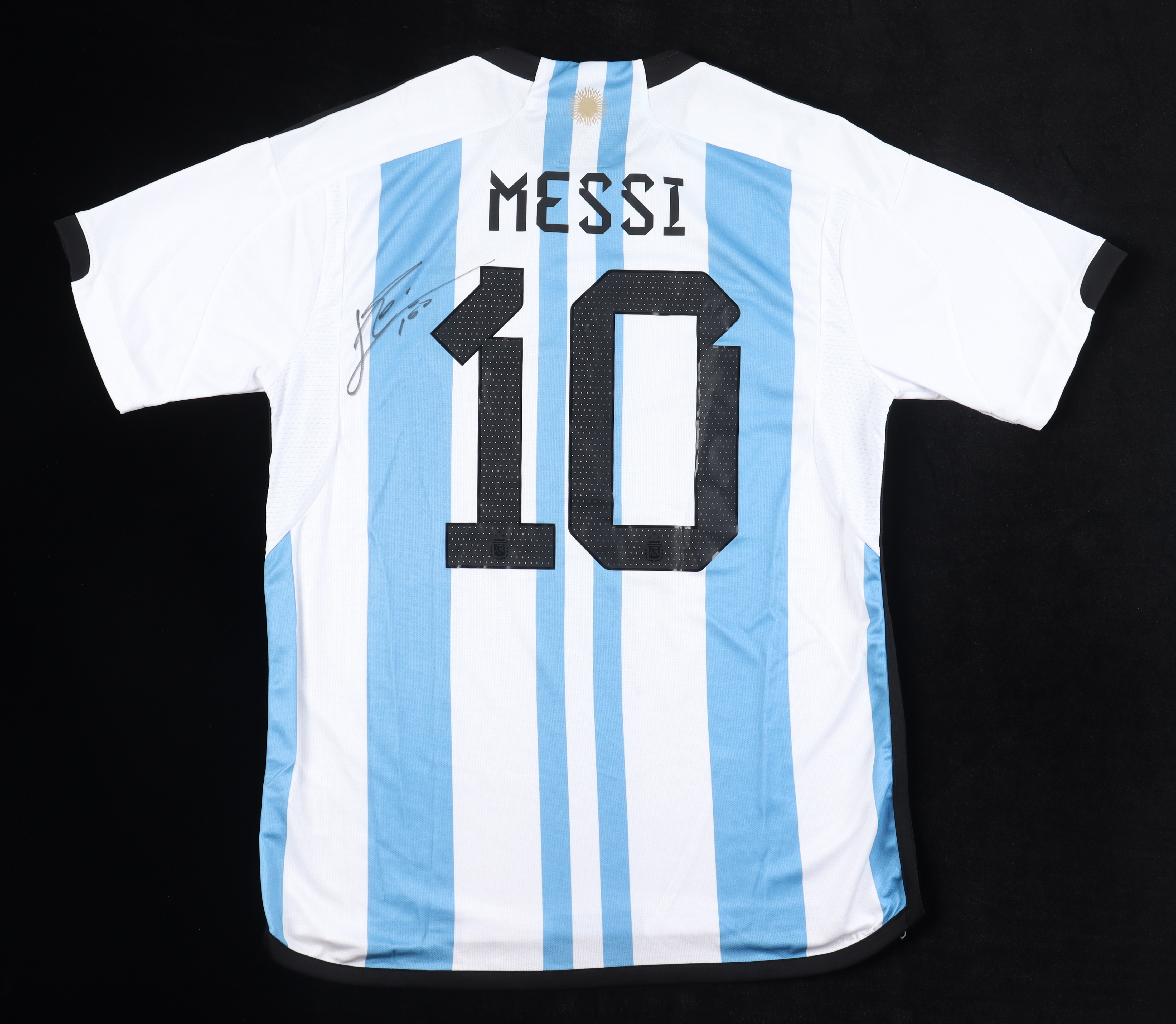 Lionel Messi Signed Argentina National Team Jersey Inscribed "LEO" (Beckett) at PristineAuction.com Lionel Messi Signed Argentina National Team Jersey Inscribed "LEO" (Beckett) at PristineAuction.com