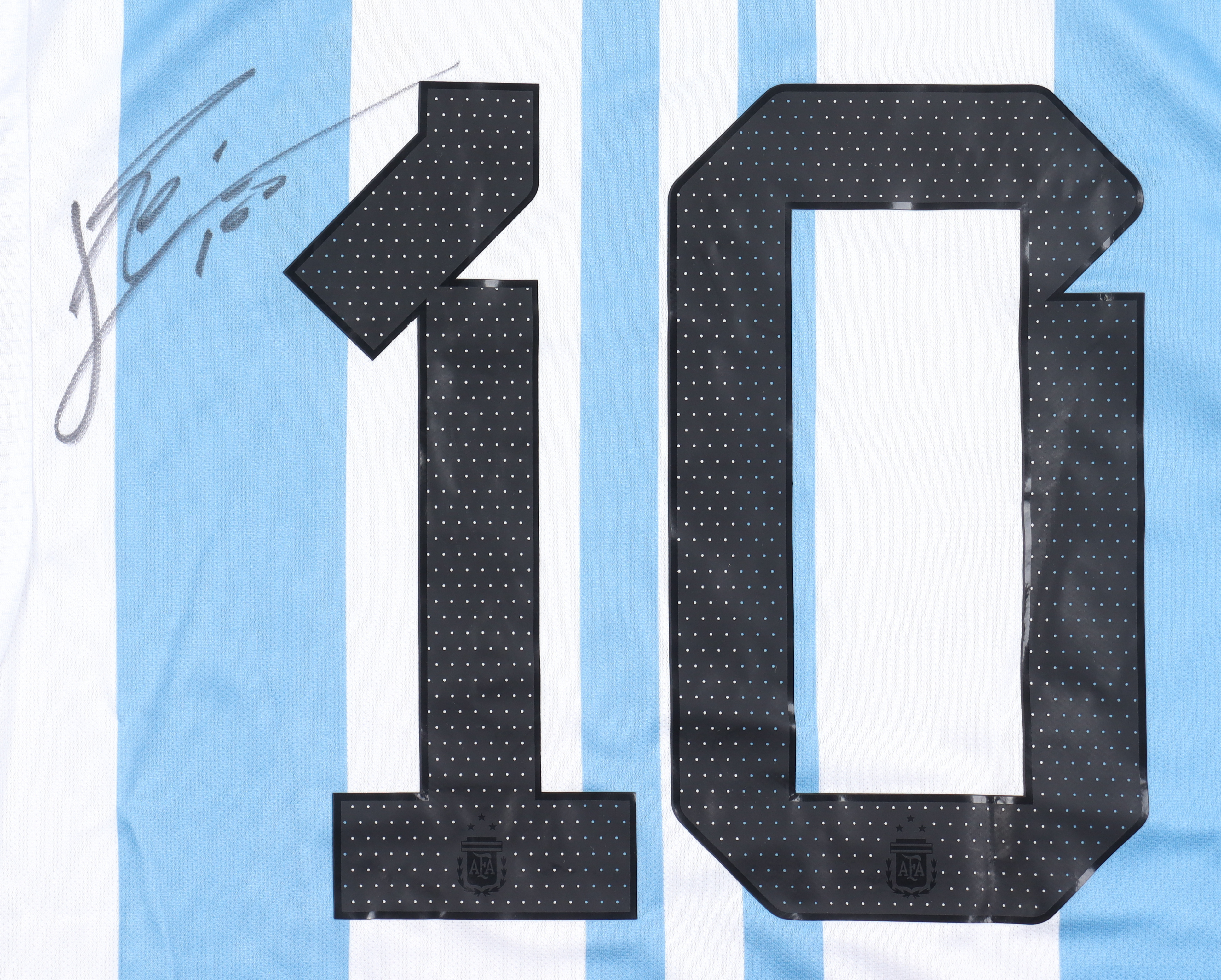 Lionel Messi Signed Argentina National Team Jersey Inscribed "LEO" (Beckett) at PristineAuction.com Lionel Messi Signed Argentina National Team Jersey Inscribed "LEO" (Beckett) at PristineAuction.com