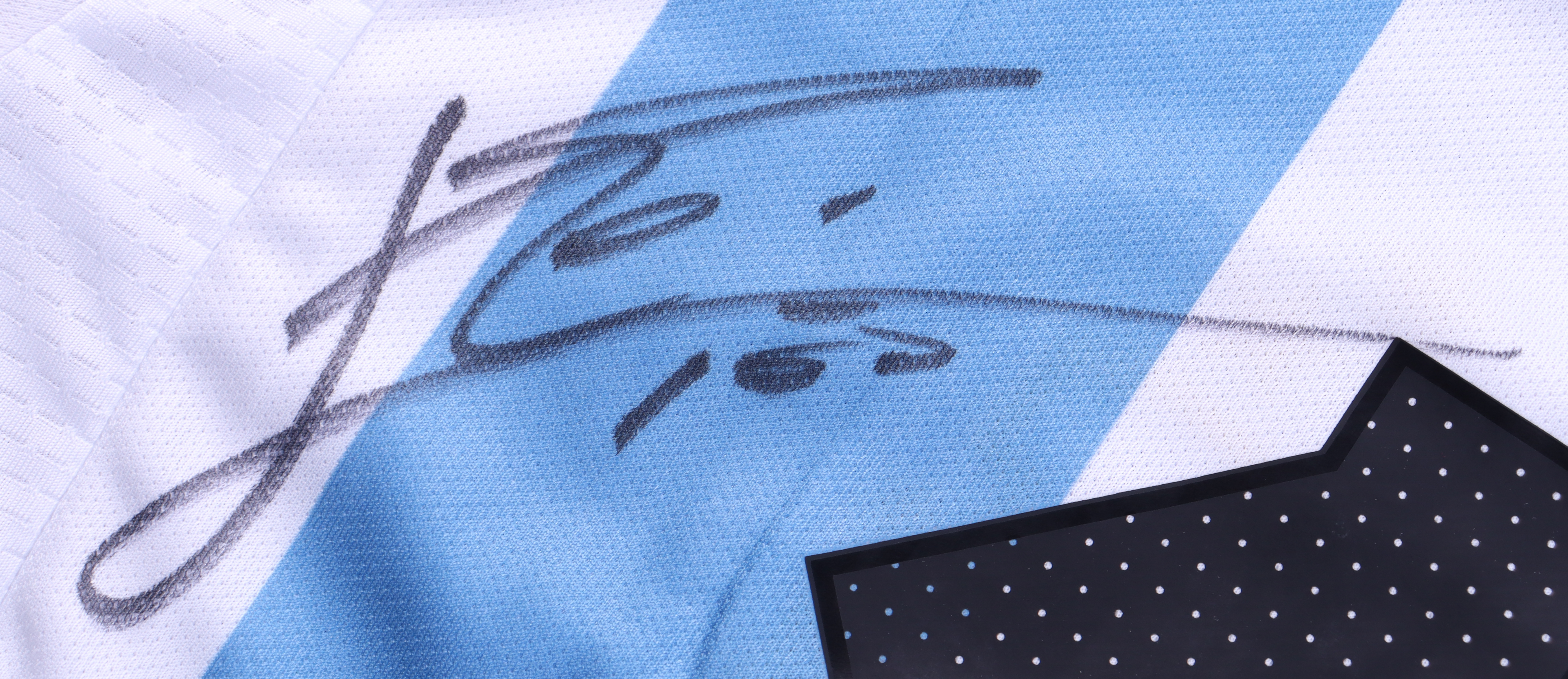 Lionel Messi Signed Argentina National Team Jersey Inscribed "LEO" (Beckett) at PristineAuction.com Lionel Messi Signed Argentina National Team Jersey Inscribed "LEO" (Beckett) at PristineAuction.com