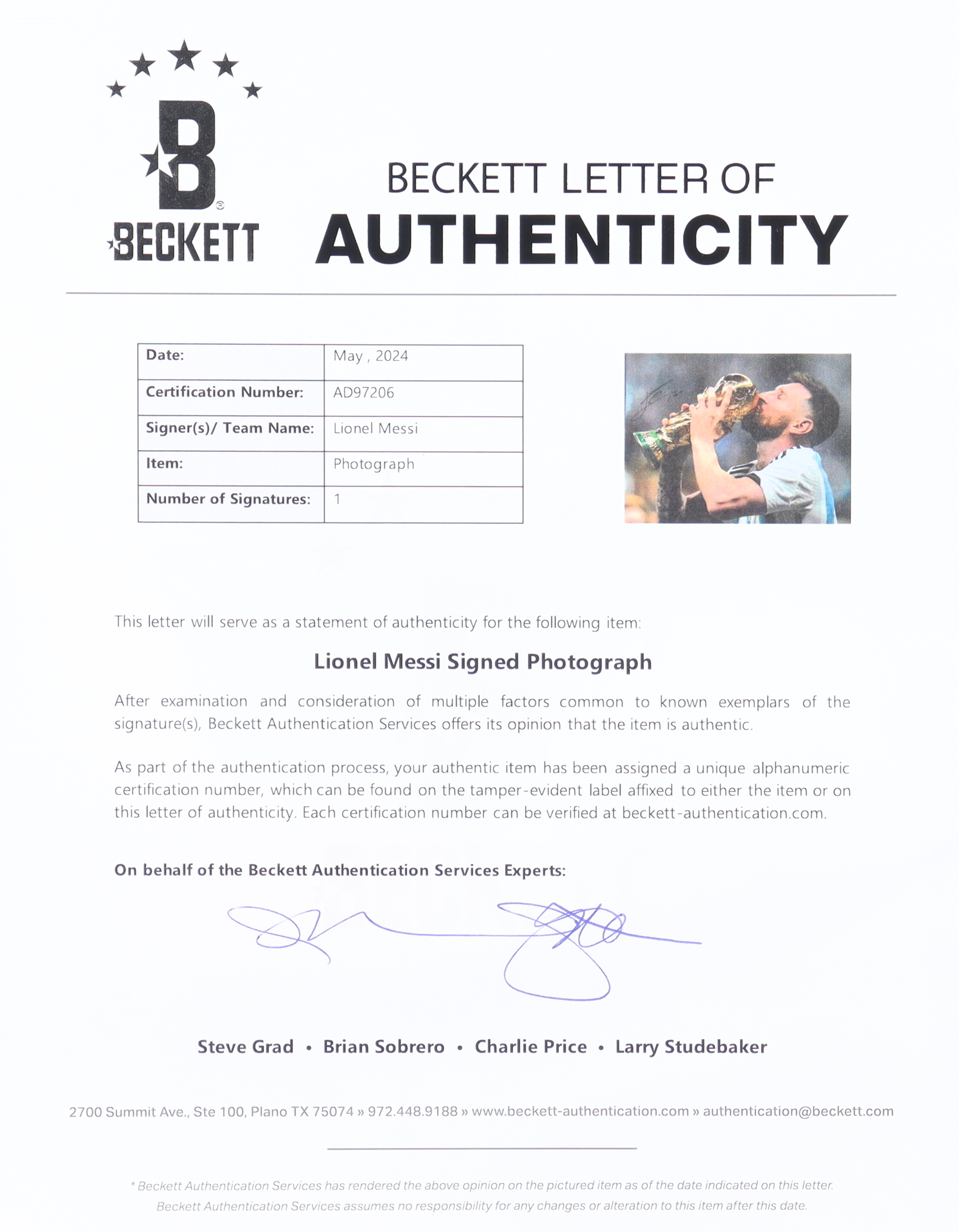 Lionel Messi Signed Team Argentina 12x16 Photo (Beckett) at PristineAuction.com Lionel Messi Signed Team Argentina 12x16 Photo (Beckett) at PristineAuction.com