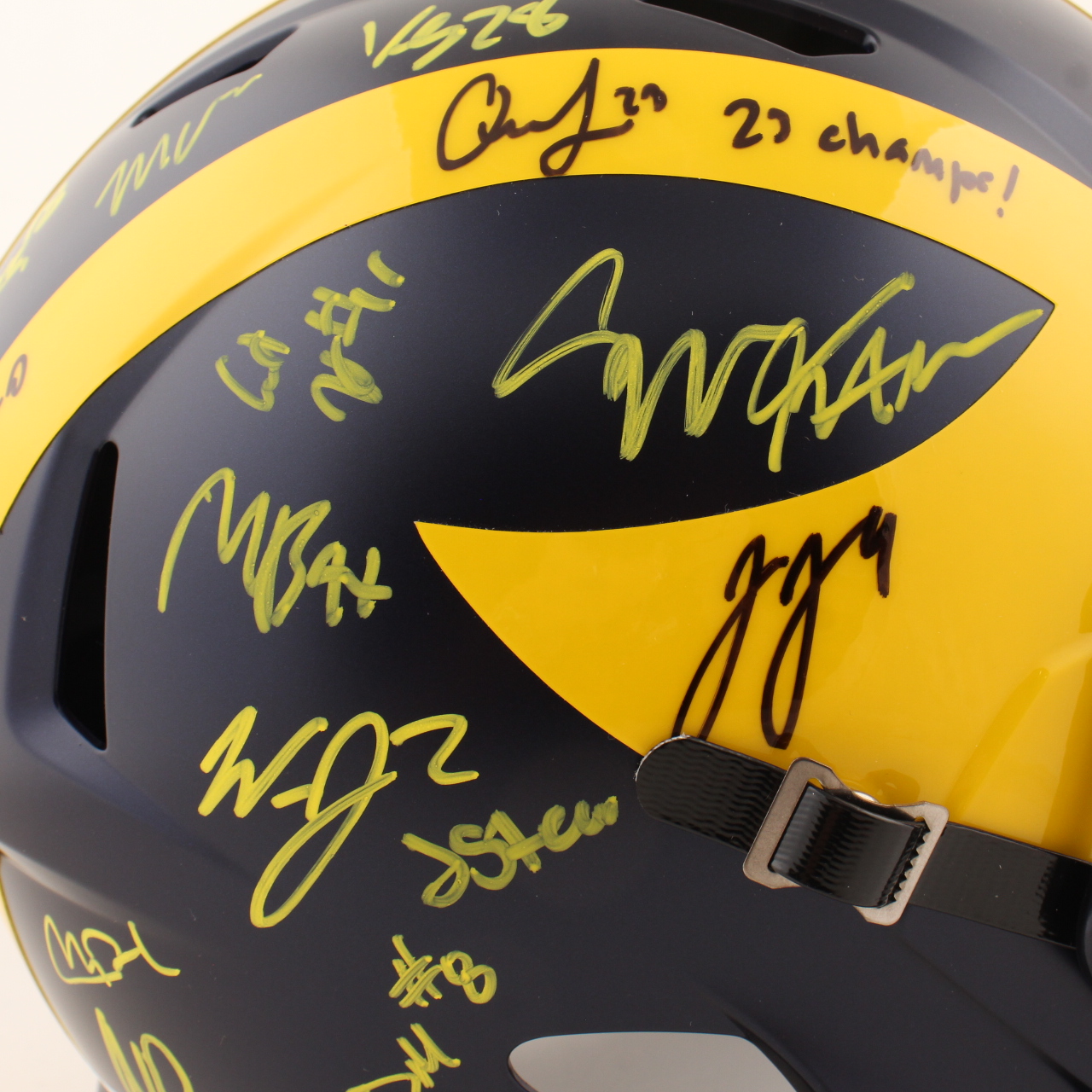 2023 Michigan Wolverines Full-Size Speed Helmet Team-Signed by (17) with J.J. McCarthy, Blake Corum, Roman Wilson, Colston Loveland Inscribed "Go Blue 15-0" & "23 Champs!" (Beckett) at PristineAuction.com 2023 Michigan Wolverines Full-Size Speed Helmet Team-Signed by (17) with J.J. McCarthy, Blake Corum, Roman Wilson, Colston Loveland Inscribed "Go Blue 15-0" & "23 Champs!" (Beckett) at PristineAuction.com