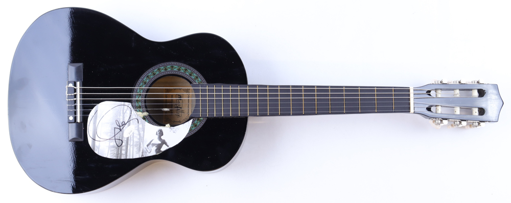 Taylor Swift Signed 34" Acoustic Guitar (JSA) at PristineAuction.com Taylor Swift Signed 34" Acoustic Guitar (JSA) at PristineAuction.com