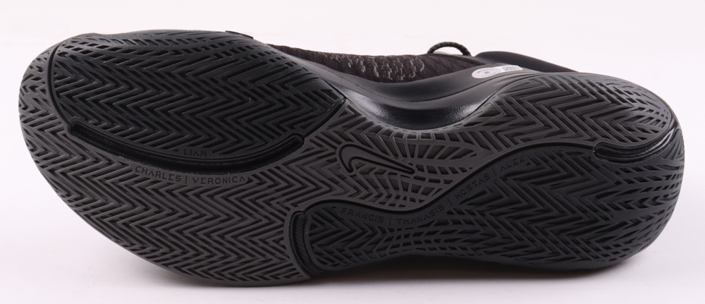 Giannis Antetokounmpo Signed Nike Basketball Shoe (Beckett) at PristineAuction.com Giannis Antetokounmpo Signed Nike Basketball Shoe (Beckett) at PristineAuction.com