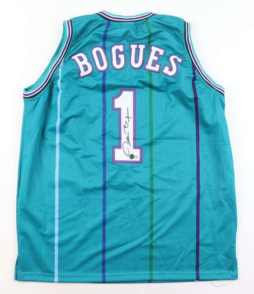 Muggsy Bogues Signed Jersey (Beckett) at PristineAuction.com Muggsy Bogues Signed Jersey (Beckett) at PristineAuction.com