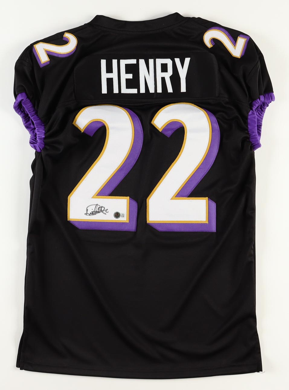 Derrick Henry Signed Jersey (Beckett) at PristineAuction.com Derrick Henry Signed Jersey (Beckett) at PristineAuction.com