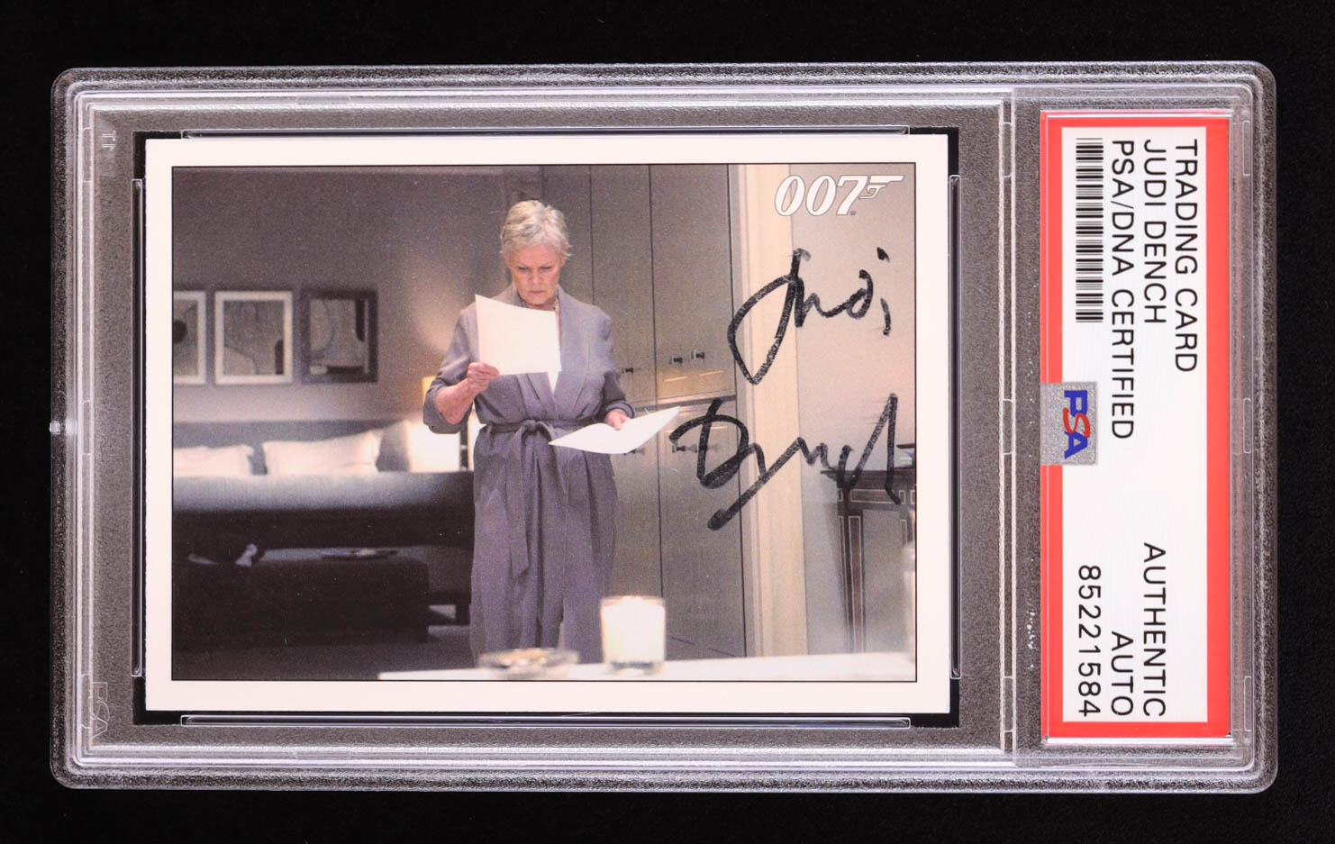 Judi Dench Signed 2015 Rittenhouse James Bond Archives #41 Quantum of Solace (PSA) at PristineAuction.com Judi Dench Signed 2015 Rittenhouse James Bond Archives #41 Quantum of Solace (PSA) at PristineAuction.com