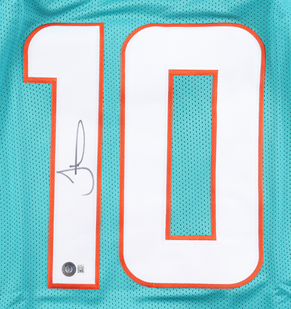 Tyreek Hill Signed Jersey (Beckett) at PristineAuction.com Tyreek Hill Signed Jersey (Beckett) at PristineAuction.com