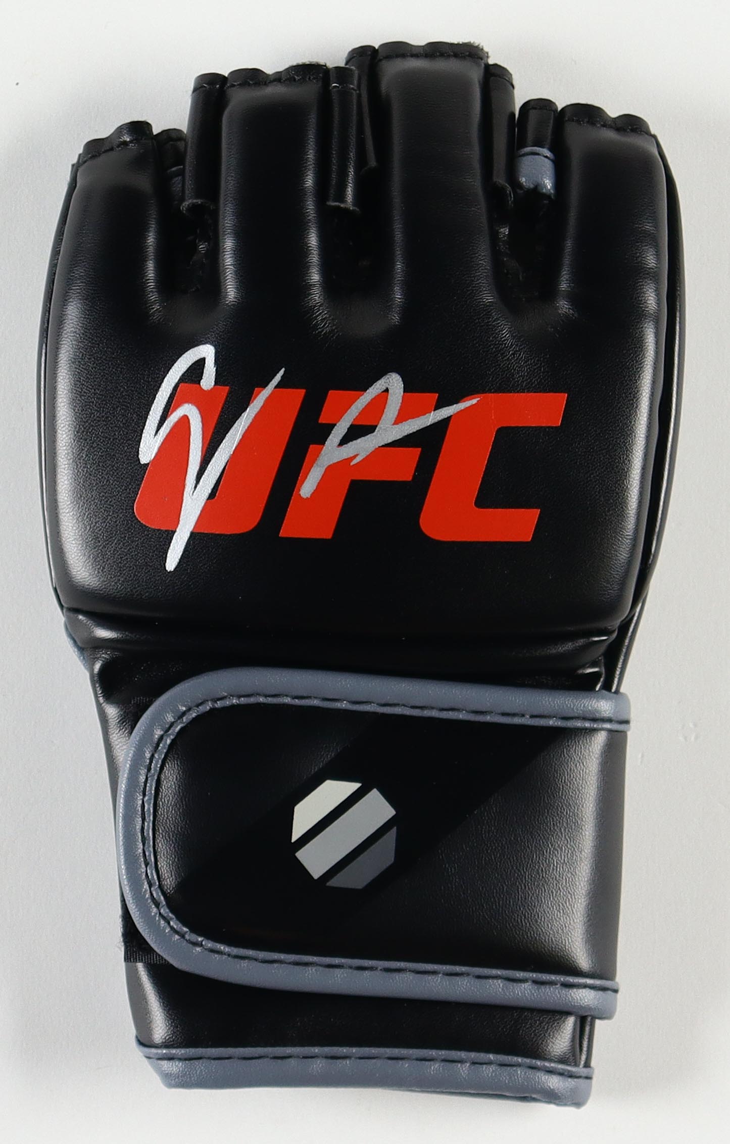 Cody Garbrandt Signed UFC Glove (Beckett) at PristineAuction.com Cody Garbrandt Signed UFC Glove (Beckett) at PristineAuction.com