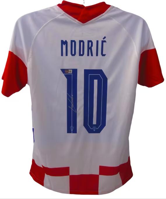 Luka Modric Signed Team Croatia Jersey (Beckett) at PristineAuction.com Luka Modric Signed Team Croatia Jersey (Beckett) at PristineAuction.com