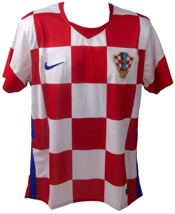 Luka Modric Signed Team Croatia Jersey (Beckett) at PristineAuction.com Luka Modric Signed Team Croatia Jersey (Beckett) at PristineAuction.com