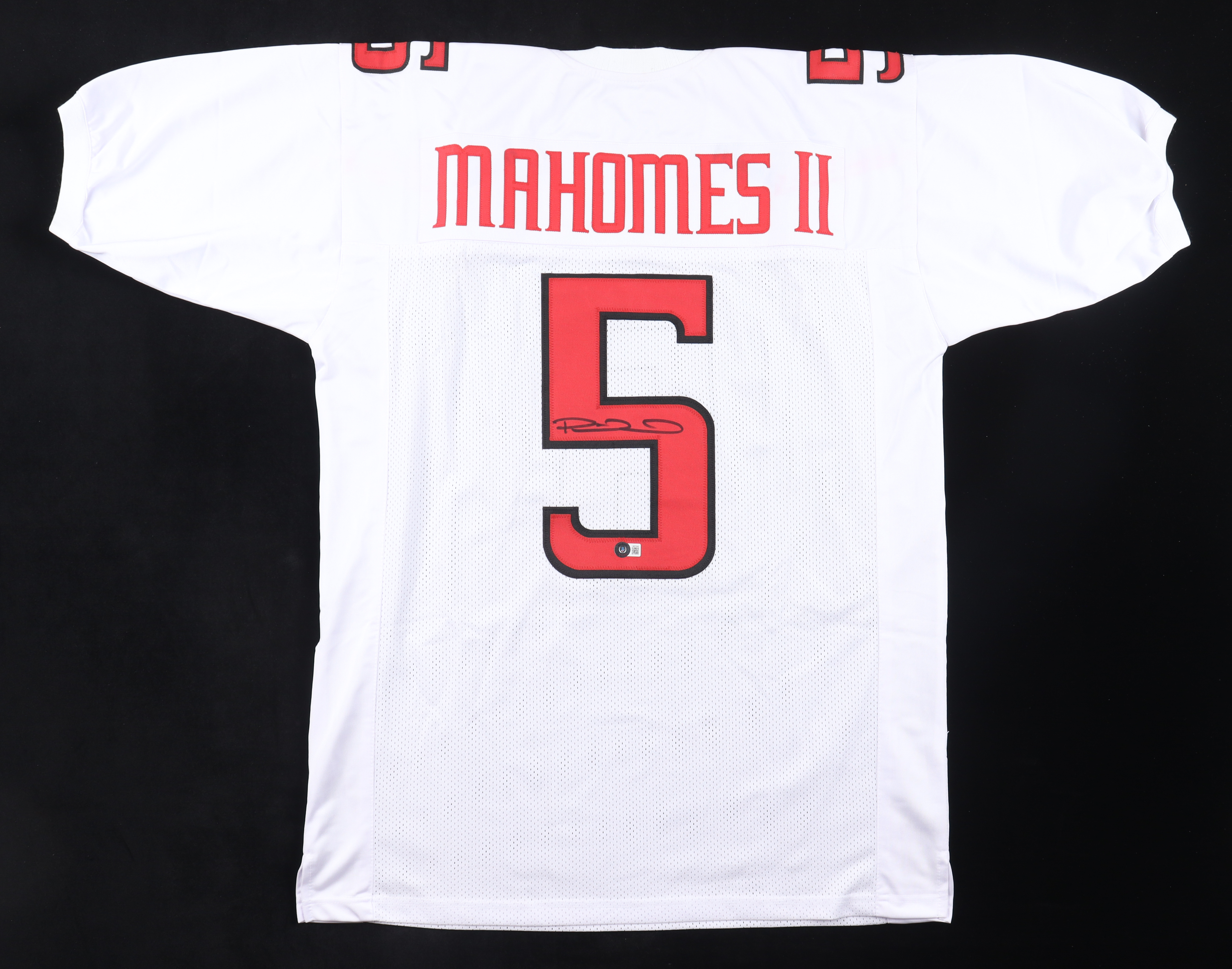 Patrick Mahomes Signed Jersey (Beckett) at PristineAuction.com Patrick Mahomes Signed Jersey (Beckett) at PristineAuction.com