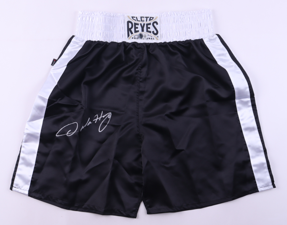 Oscar De La Hoya Signed Cleto Reyes Boxing Trunks (Beckett) at PristineAuction.com Oscar De La Hoya Signed Cleto Reyes Boxing Trunks (Beckett) at PristineAuction.com