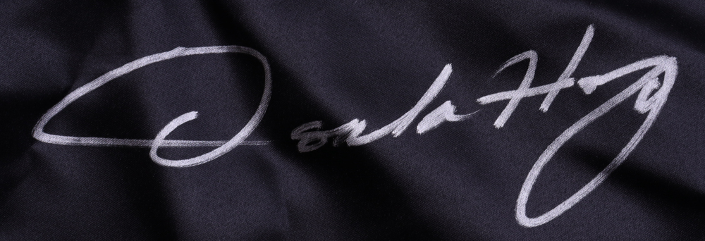 Oscar De La Hoya Signed Cleto Reyes Boxing Trunks (Beckett) at PristineAuction.com Oscar De La Hoya Signed Cleto Reyes Boxing Trunks (Beckett) at PristineAuction.com