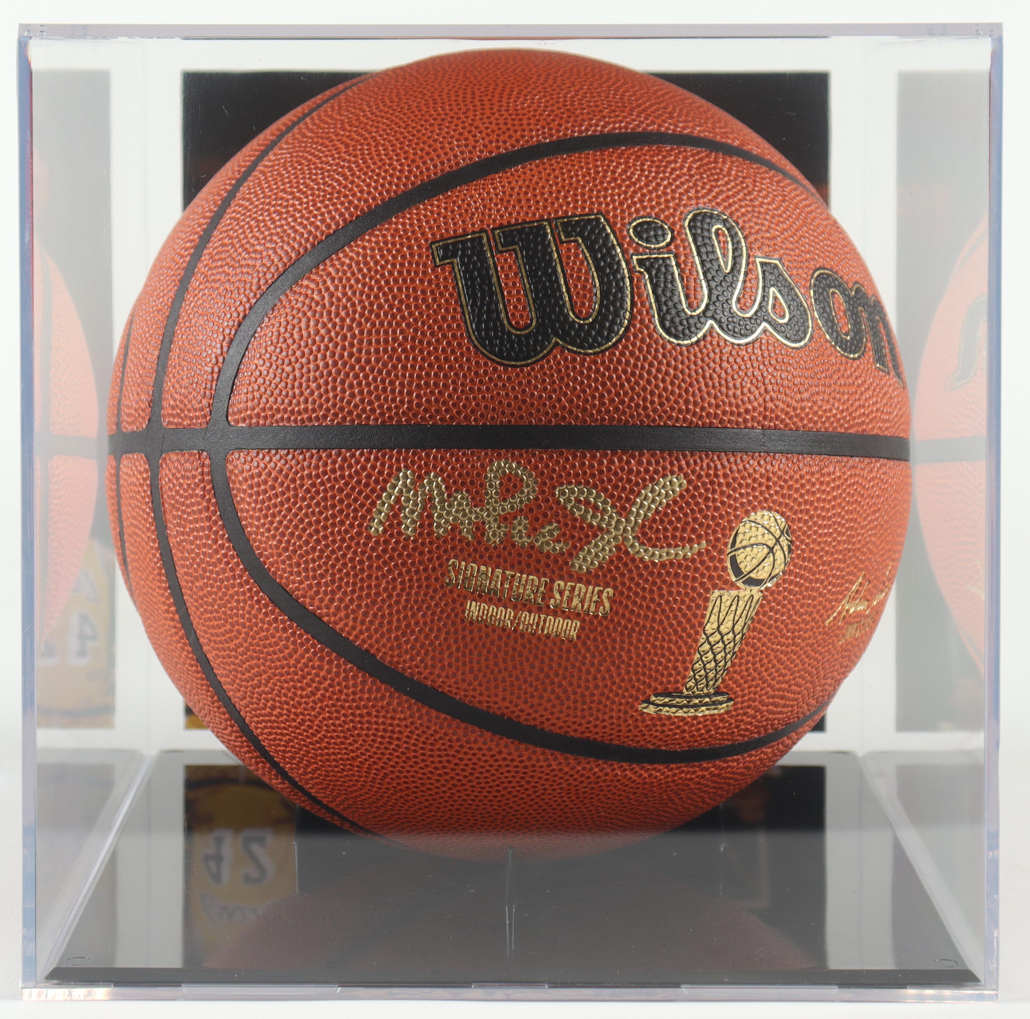 Magic Johnson Signed NBA Finals Trophy Special Edition Basketball With Display Case (Beckett) at PristineAuction.com Magic Johnson Signed NBA Finals Trophy Special Edition Basketball With Display Case (Beckett) at PristineAuction.com