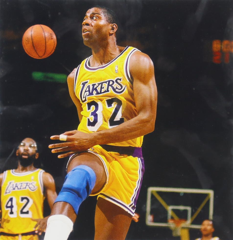 Magic Johnson Signed NBA Finals Trophy Special Edition Basketball With Display Case (Beckett) at PristineAuction.com Magic Johnson Signed NBA Finals Trophy Special Edition Basketball With Display Case (Beckett) at PristineAuction.com