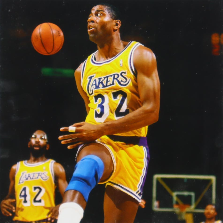 Magic Johnson Signed Gold NBA Basketball In Display Case (Beckett) at PristineAuction.com Magic Johnson Signed Gold NBA Basketball In Display Case (Beckett) at PristineAuction.com