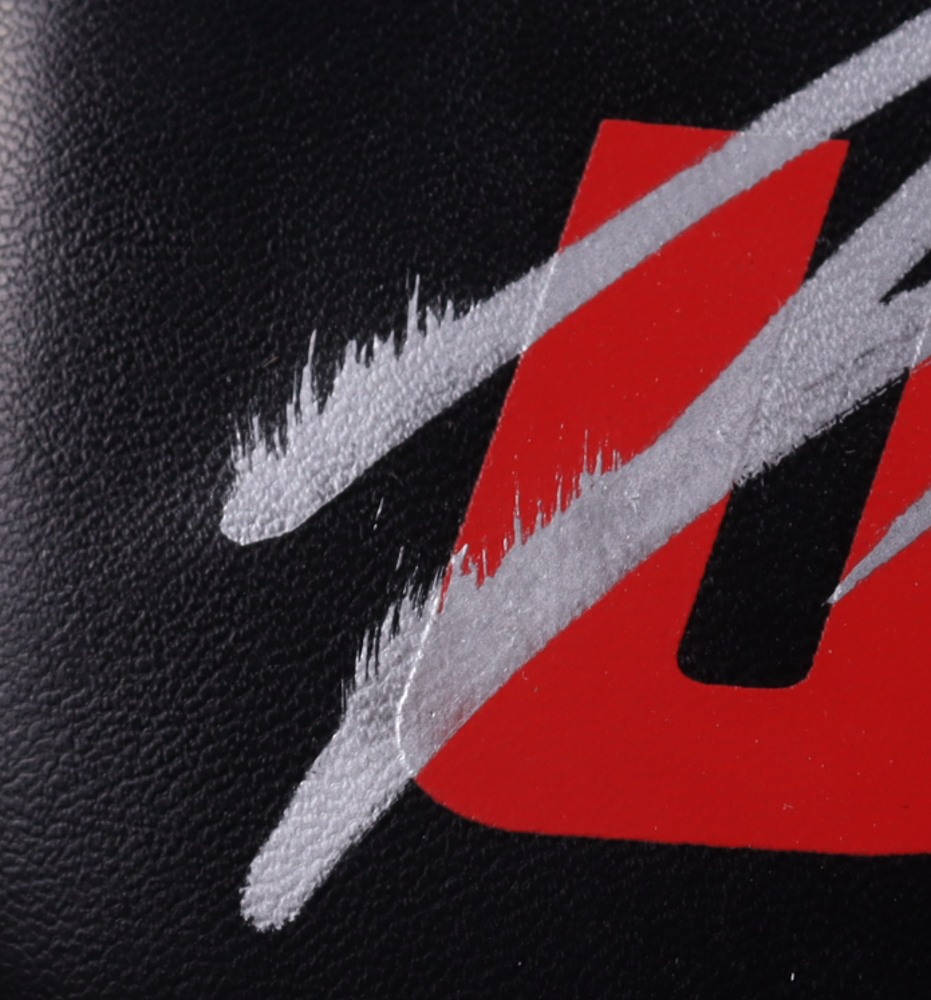 Nick Diaz Signed UFC Fight Glove (Beckett) at PristineAuction.com Nick Diaz Signed UFC Fight Glove (Beckett) at PristineAuction.com