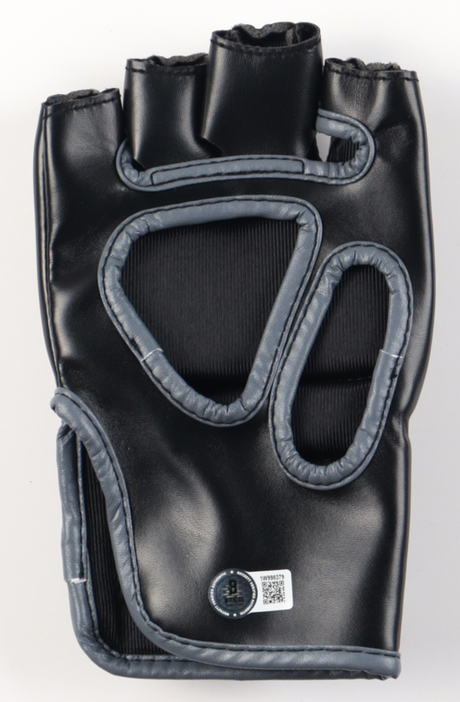 Nick Diaz Signed UFC Fight Glove (Beckett) at PristineAuction.com Nick Diaz Signed UFC Fight Glove (Beckett) at PristineAuction.com