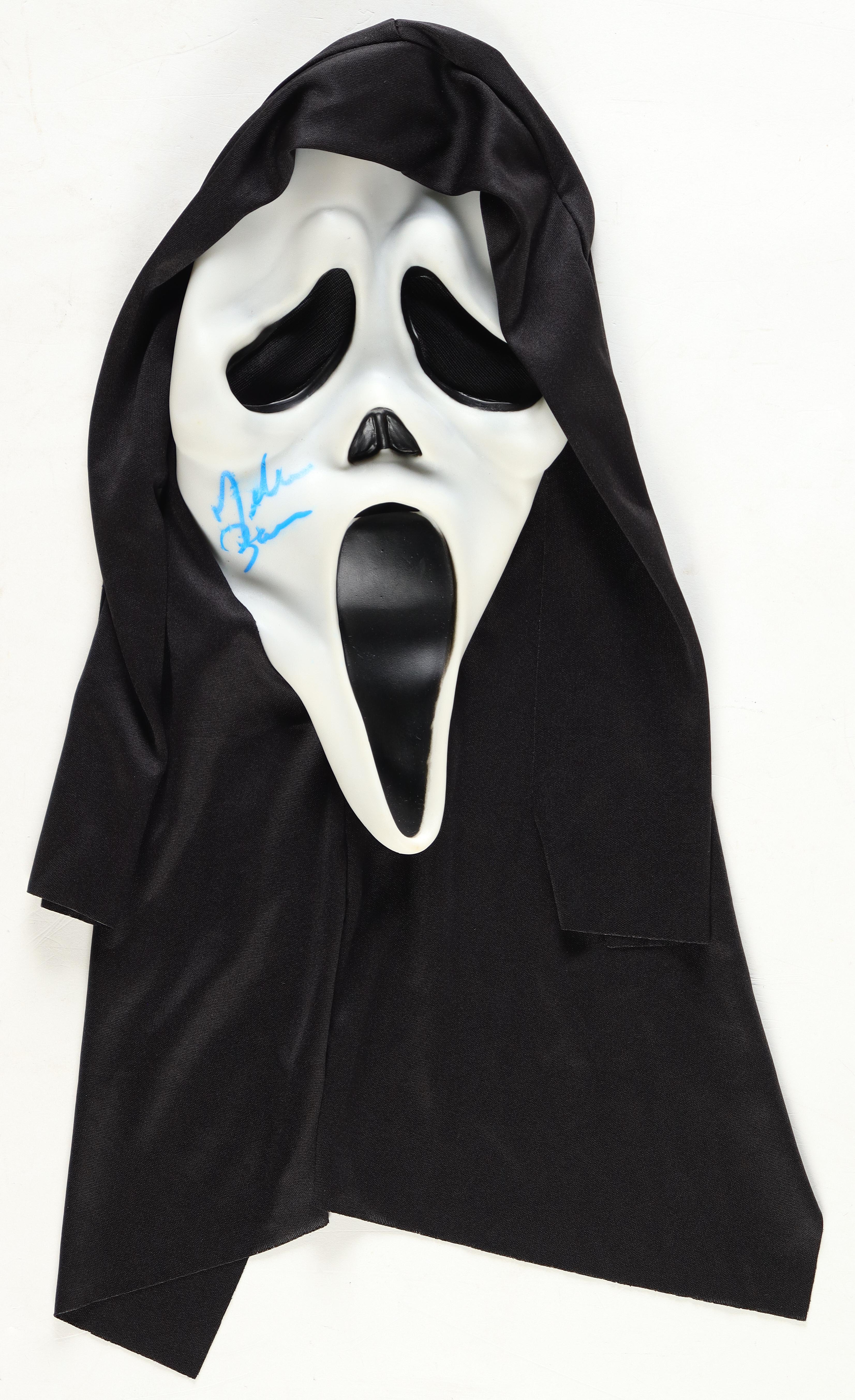 Melissa Barrera Signed "Scream" Ghostface Mask (ACOA) at PristineAuction.com Melissa Barrera Signed "Scream" Ghostface Mask (ACOA) at PristineAuction.com