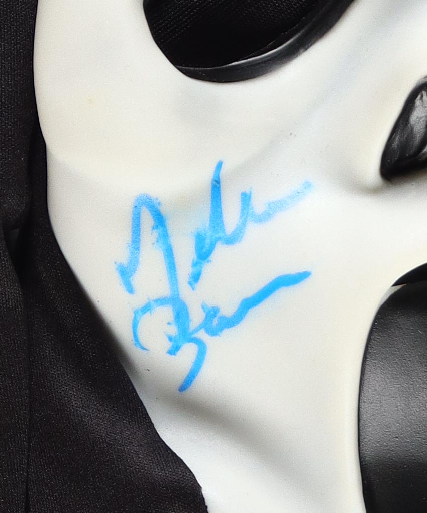 Melissa Barrera Signed "Scream" Ghostface Mask (ACOA) at PristineAuction.com Melissa Barrera Signed "Scream" Ghostface Mask (ACOA) at PristineAuction.com