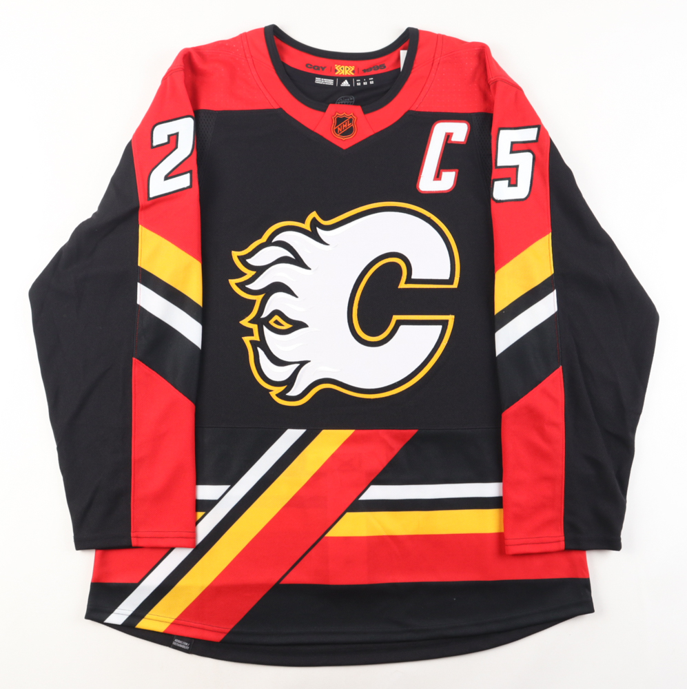 Joe Nieuwendyk Signed Flames Captain Jersey Inscribed "HOF 11" (COJO) at PristineAuction.com Joe Nieuwendyk Signed Flames Captain Jersey Inscribed "HOF 11" (COJO) at PristineAuction.com