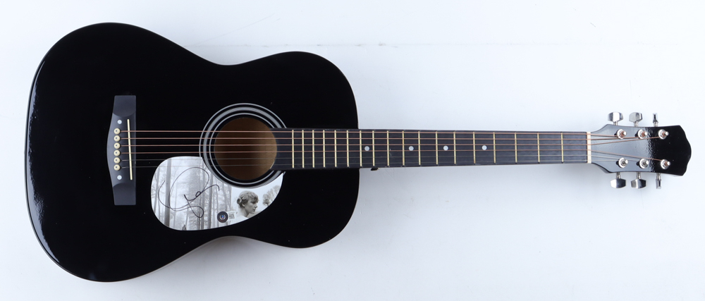 Taylor Swift Signed 38" Acoustic Guitar (Beckett) at PristineAuction.com Taylor Swift Signed 38" Acoustic Guitar (Beckett) at PristineAuction.com