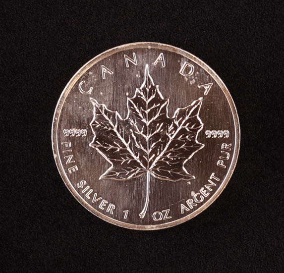 1990 Canada Maple Leaf $5 Five Dollars 1oz .9999 Fine Silver Coin at PristineAuction.com 1990 Canada Maple Leaf $5 Five Dollars 1oz .9999 Fine Silver Coin at PristineAuction.com