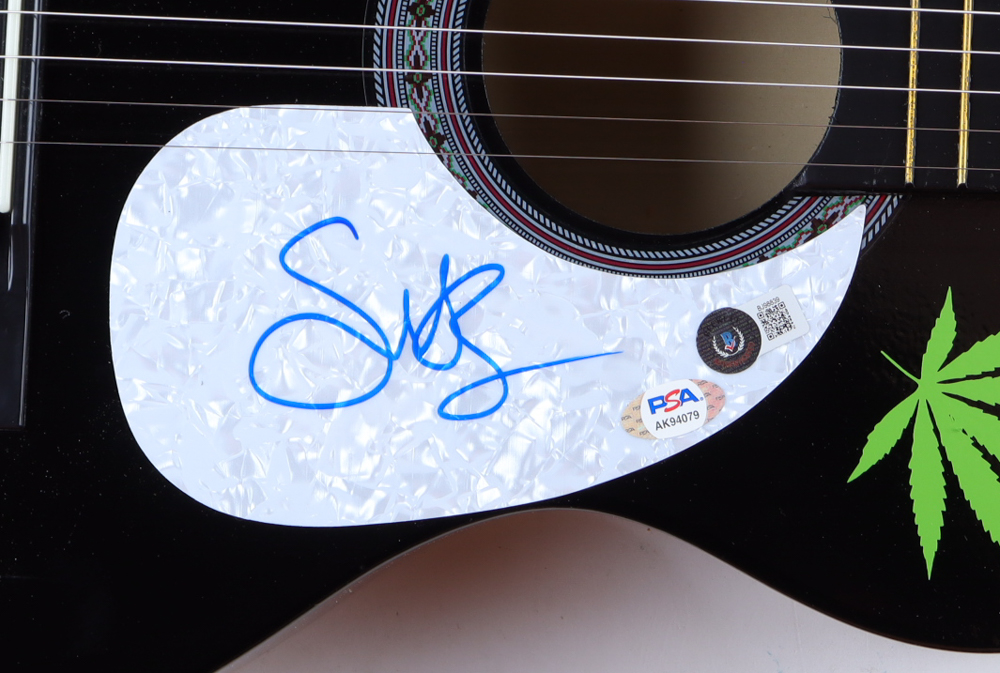 Snoop Dogg Signed 38" Acoustic Guitar (Beckett & PSA) at PristineAuction.com Snoop Dogg Signed 38" Acoustic Guitar (Beckett & PSA) at PristineAuction.com
