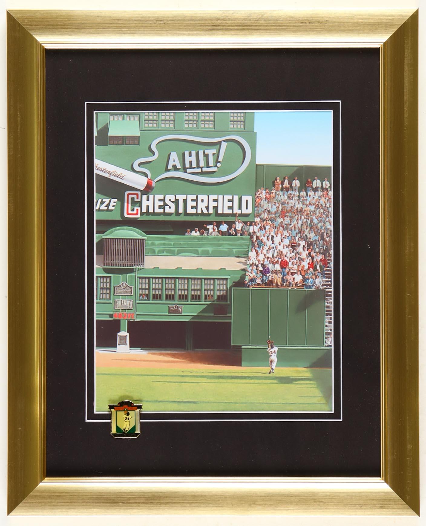 Willie Mays Giants "The Catch" Custom Framed Photo With Official "The Catch" HOF Pin at PristineAuction.com Willie Mays Giants "The Catch" Custom Framed Photo With Official "The Catch" HOF Pin at PristineAuction.com