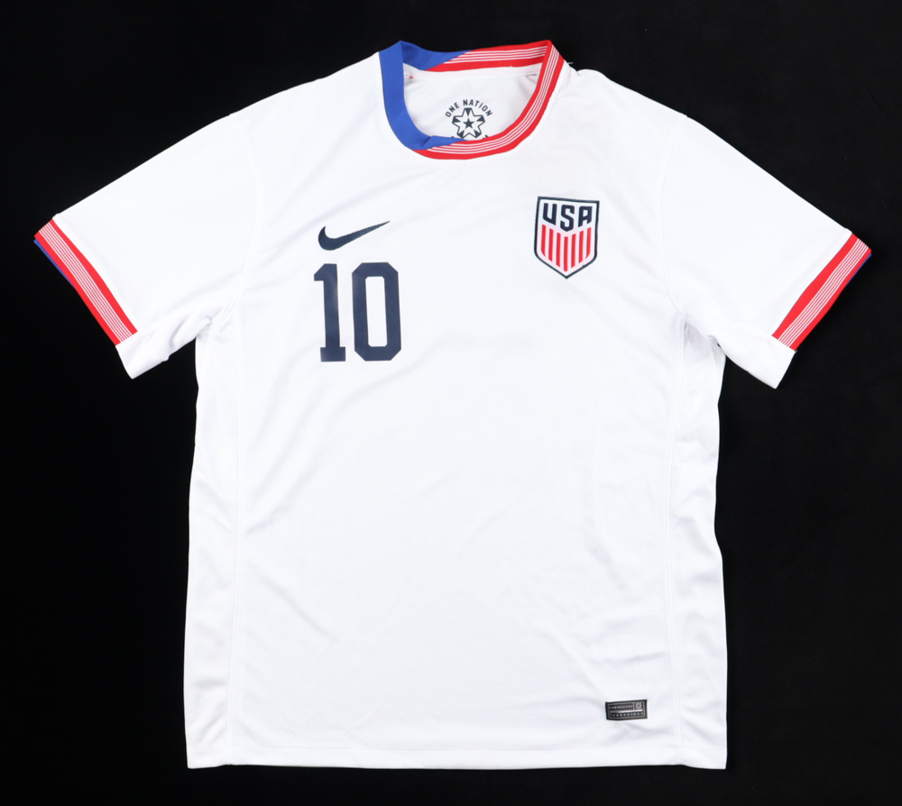 Christian Pulisic Signed Team USA Jersey (Beckett) at PristineAuction.com Christian Pulisic Signed Team USA Jersey (Beckett) at PristineAuction.com