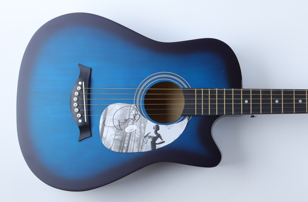 Taylor Swift Signed 38" Acoustic Guitar (JSA) at PristineAuction.com Taylor Swift Signed 38" Acoustic Guitar (JSA) at PristineAuction.com