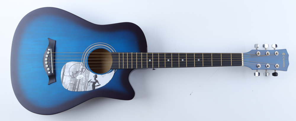 Taylor Swift Signed 38" Acoustic Guitar (JSA) at PristineAuction.com Taylor Swift Signed 38" Acoustic Guitar (JSA) at PristineAuction.com
