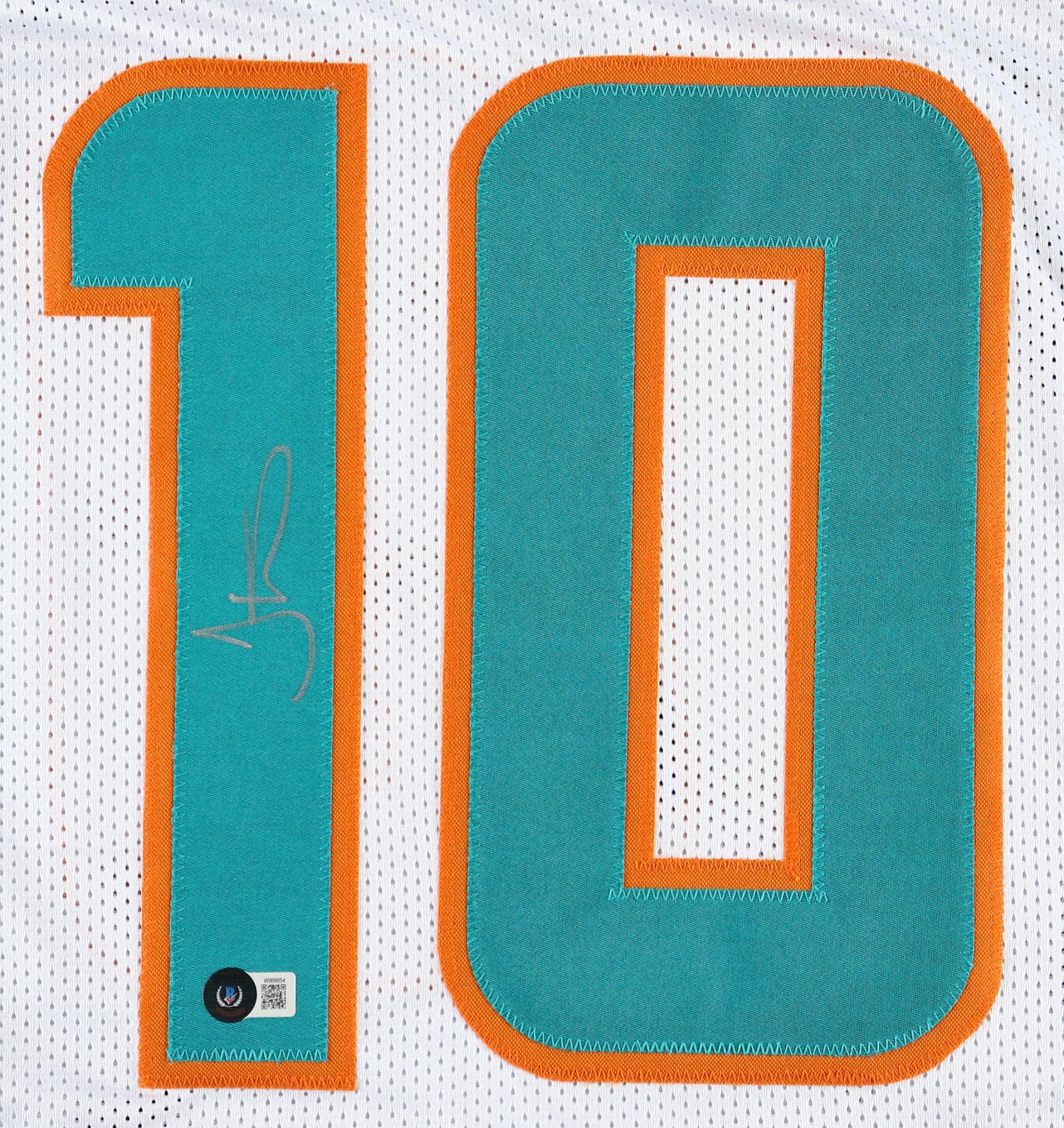 Tyreek Hill Signed Jersey (Beckett) at PristineAuction.com Tyreek Hill Signed Jersey (Beckett) at PristineAuction.com