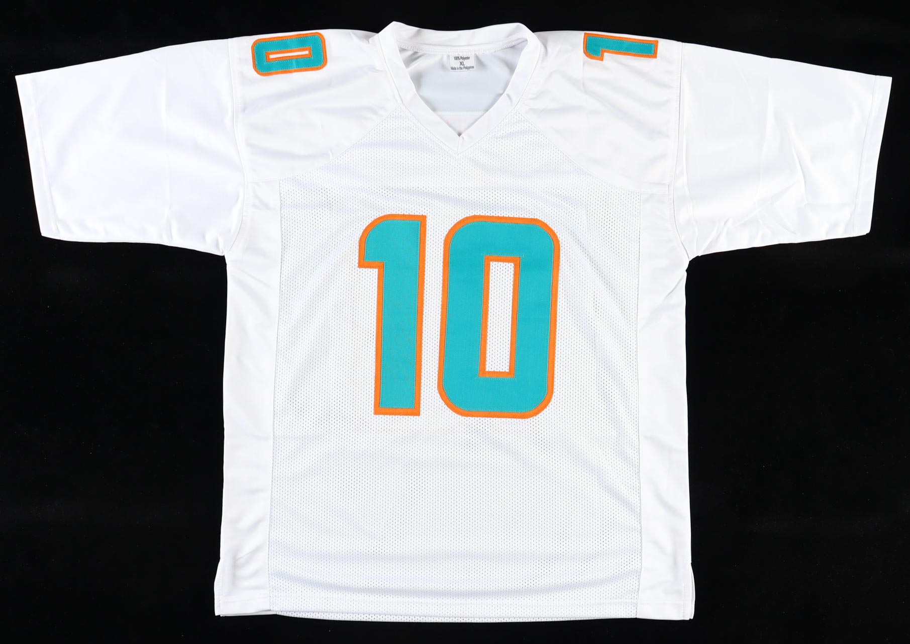 Tyreek Hill Signed Jersey (Beckett) at PristineAuction.com Tyreek Hill Signed Jersey (Beckett) at PristineAuction.com