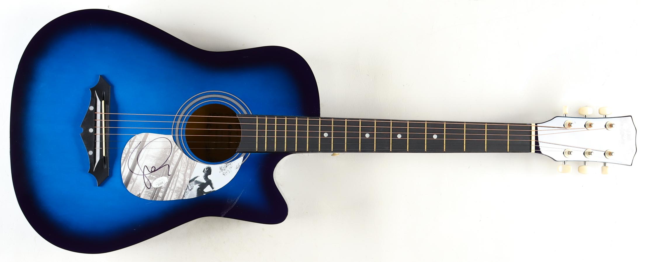 Taylor Swift Signed 38" Acoustic Guitar (JSA) at PristineAuction.com Taylor Swift Signed 38" Acoustic Guitar (JSA) at PristineAuction.com