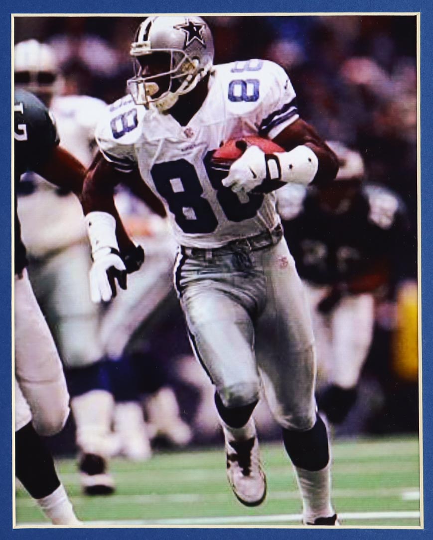 Michael Irvin Signed Custom Framed Jersey Display (Beckett) at PristineAuction.com Michael Irvin Signed Custom Framed Jersey Display (Beckett) at PristineAuction.com