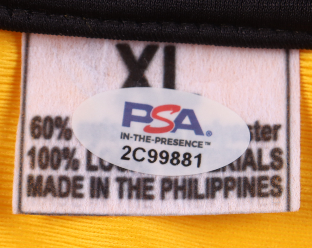 William Shatner Signed "Star Trek" Prop Uniform Shirt (PSA) at PristineAuction.com William Shatner Signed "Star Trek" Prop Uniform Shirt (PSA) at PristineAuction.com