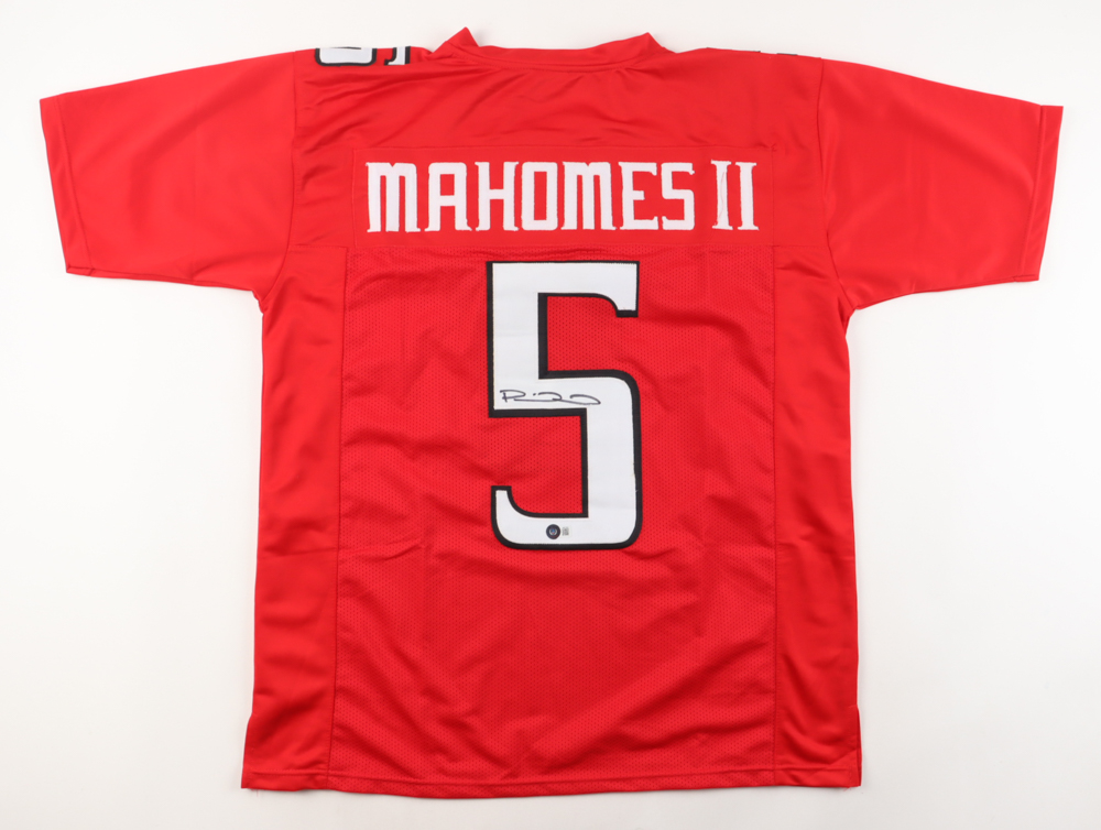Patrick Mahomes Signed Jersey (Beckett) at PristineAuction.com Patrick Mahomes Signed Jersey (Beckett) at PristineAuction.com