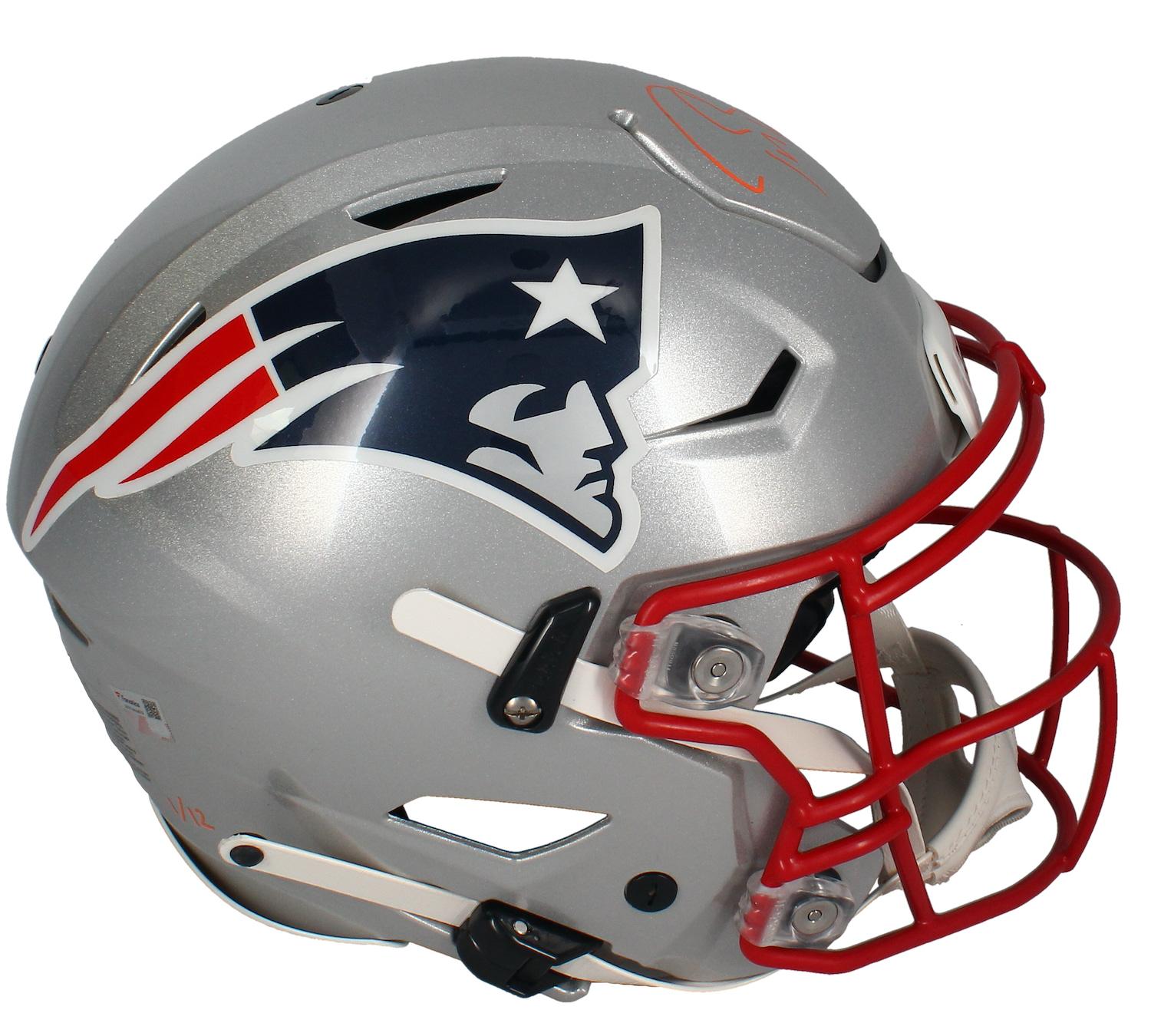 Tom Brady Signed Patriots LE Full-Size Authentic On-Field Speedflex Helmet (Fanatics) at PristineAuction.com Tom Brady Signed Patriots LE Full-Size Authentic On-Field Speedflex Helmet (Fanatics) at PristineAuction.com