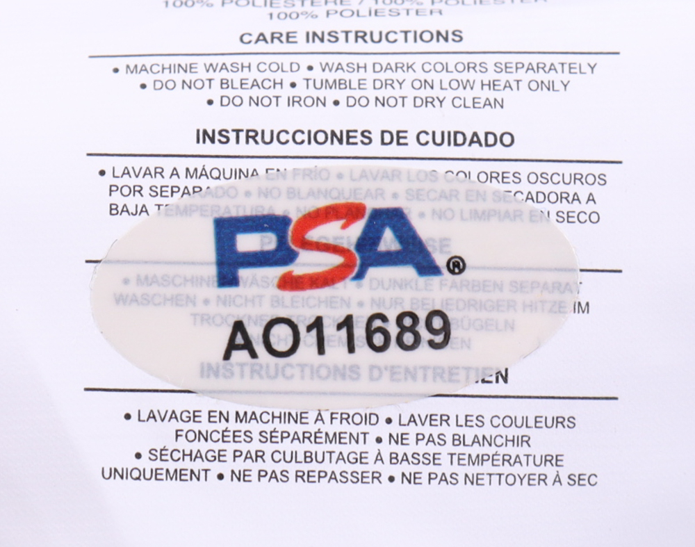 Jeremy Allen White Signed "The Bear" Apron Inscribed "Yes Chef" (PSA) at PristineAuction.com Jeremy Allen White Signed "The Bear" Apron Inscribed "Yes Chef" (PSA) at PristineAuction.com