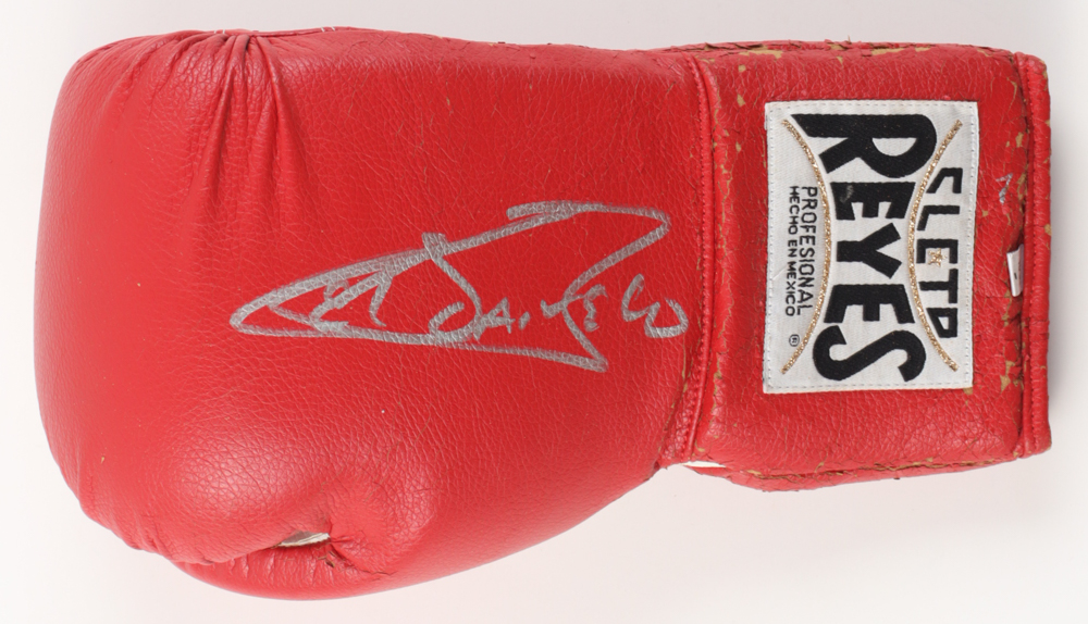 Canelo Alvarez Signed Cleto Reyes Boxing Glove (Beckett) at PristineAuction.com Canelo Alvarez Signed Cleto Reyes Boxing Glove (Beckett) at PristineAuction.com