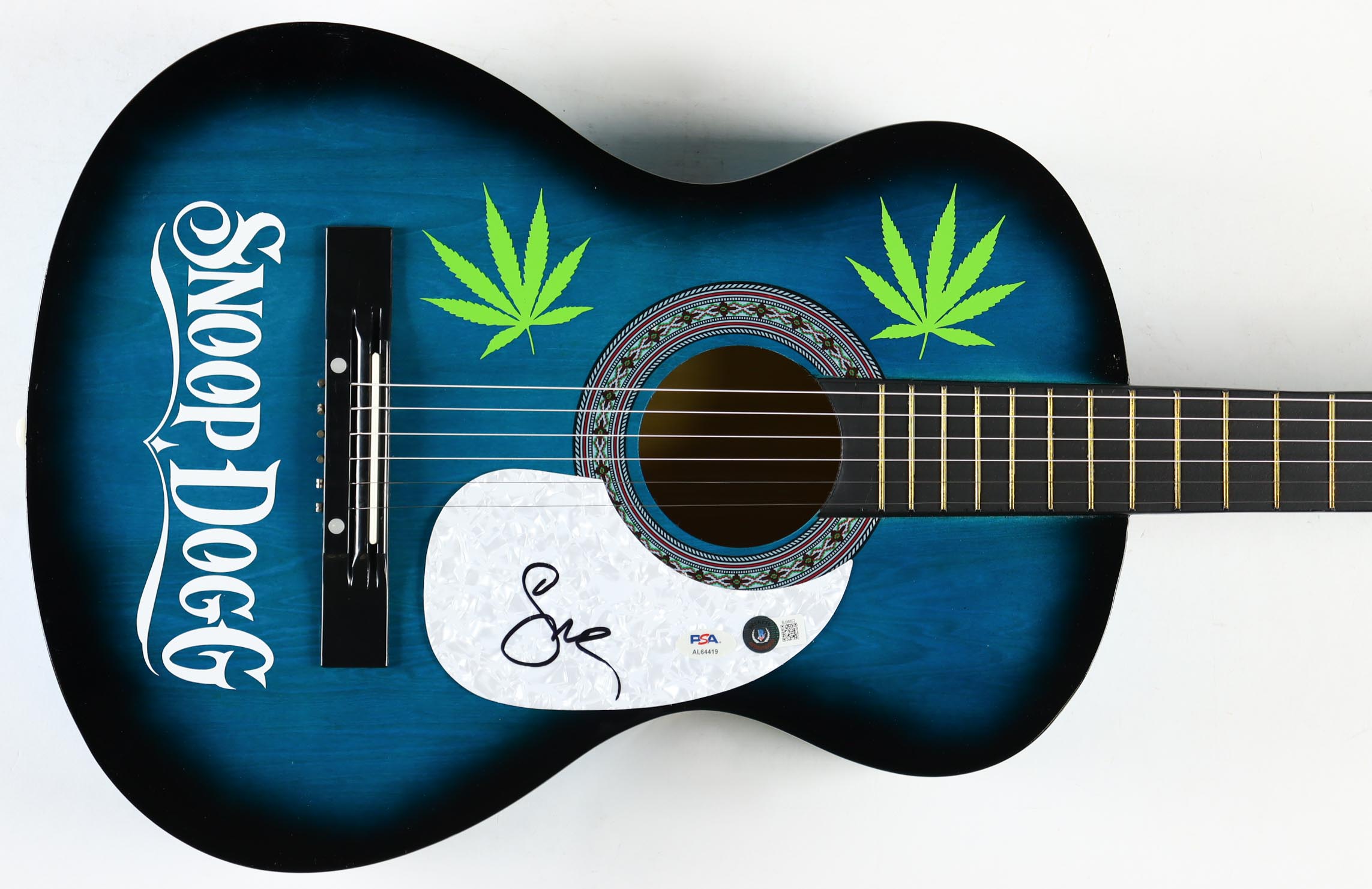 Snoop Dogg Signed 38" Acoustic Guitar (Beckett & PSA) at PristineAuction.com Snoop Dogg Signed 38" Acoustic Guitar (Beckett & PSA) at PristineAuction.com