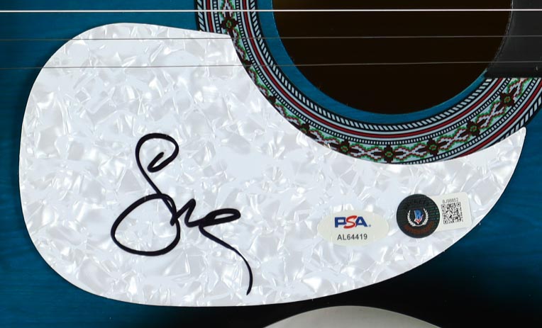 Snoop Dogg Signed 38" Acoustic Guitar (Beckett & PSA) at PristineAuction.com Snoop Dogg Signed 38" Acoustic Guitar (Beckett & PSA) at PristineAuction.com