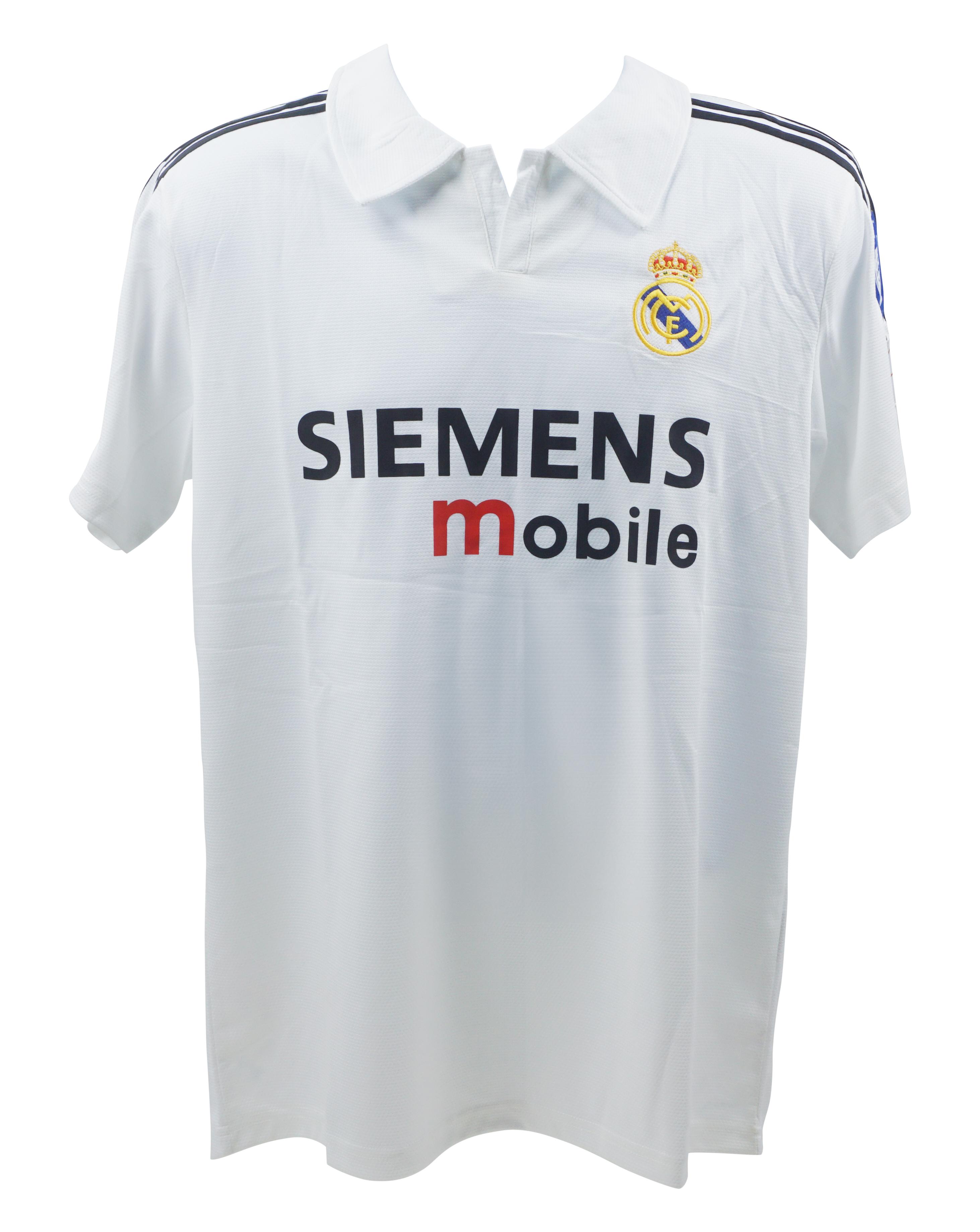 Roberto Carlos Signed Jersey (Beckett) at PristineAuction.com Roberto Carlos Signed Jersey (Beckett) at PristineAuction.com