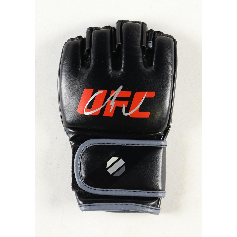Marlon "Chito" Vera Signed UFC Glove (Beckett) at PristineAuction.com