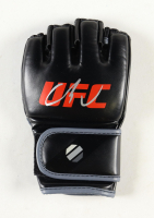 Marlon "Chito" Vera Signed UFC Glove (Beckett) at PristineAuction.com